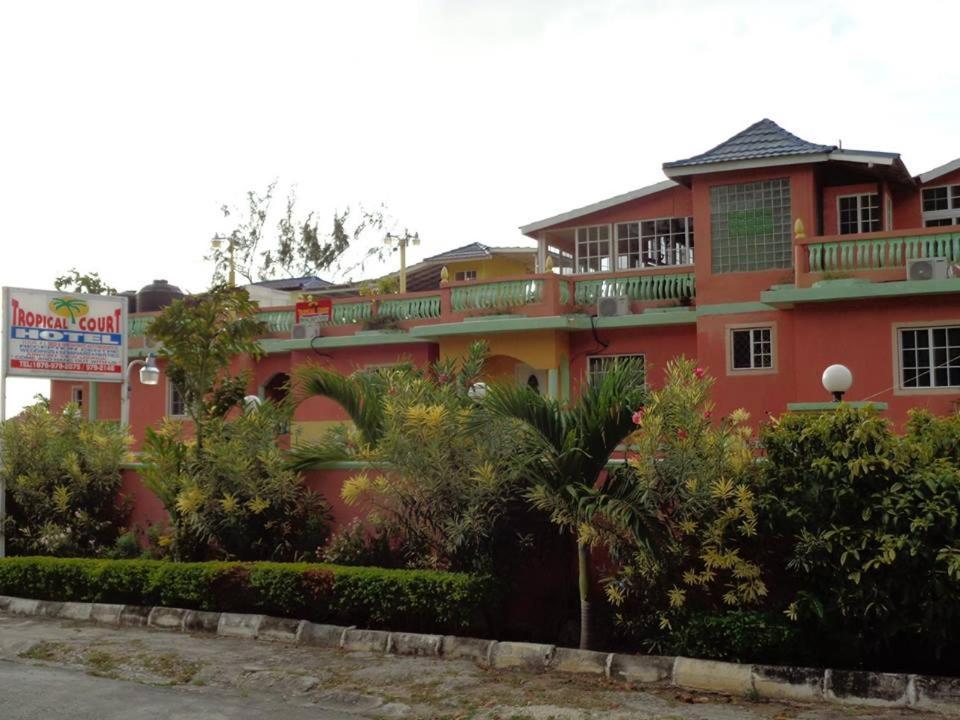 Tropical Court Hotel มอนเทโกเบย์ ภายนอก รูปภาพ